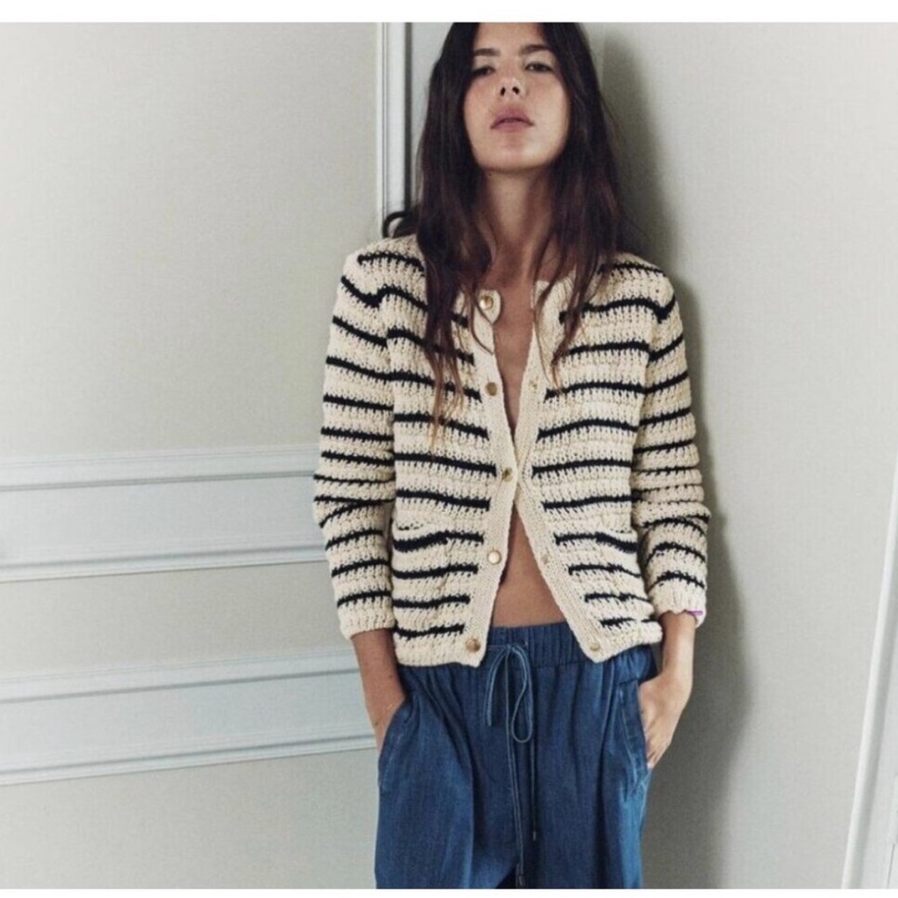 Zara Cream and Navy Striped Cardigan. Gold tone snaps up the front. EUC
